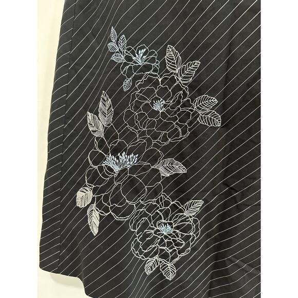 Ann Taylor Embroidered Pinstripe Wrap Skirt Size 4 - Picture 2 of 5